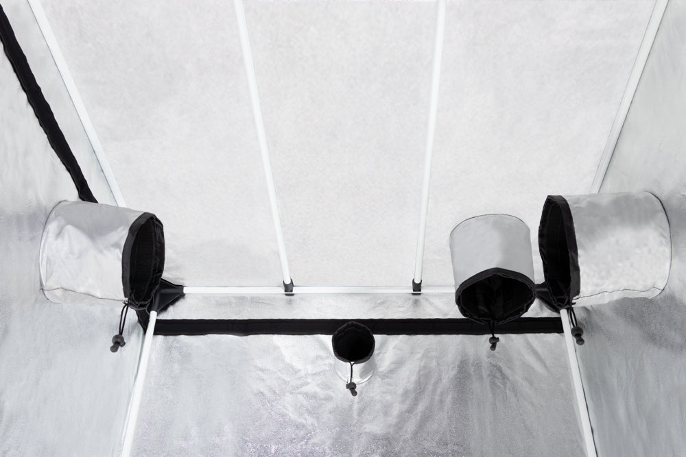 Compacte indoor grow tent voor LED kweeklamp / Compact indoor grow tent for LED grow light / Kompaktes Indoor Growzelt fur LED Growlampe